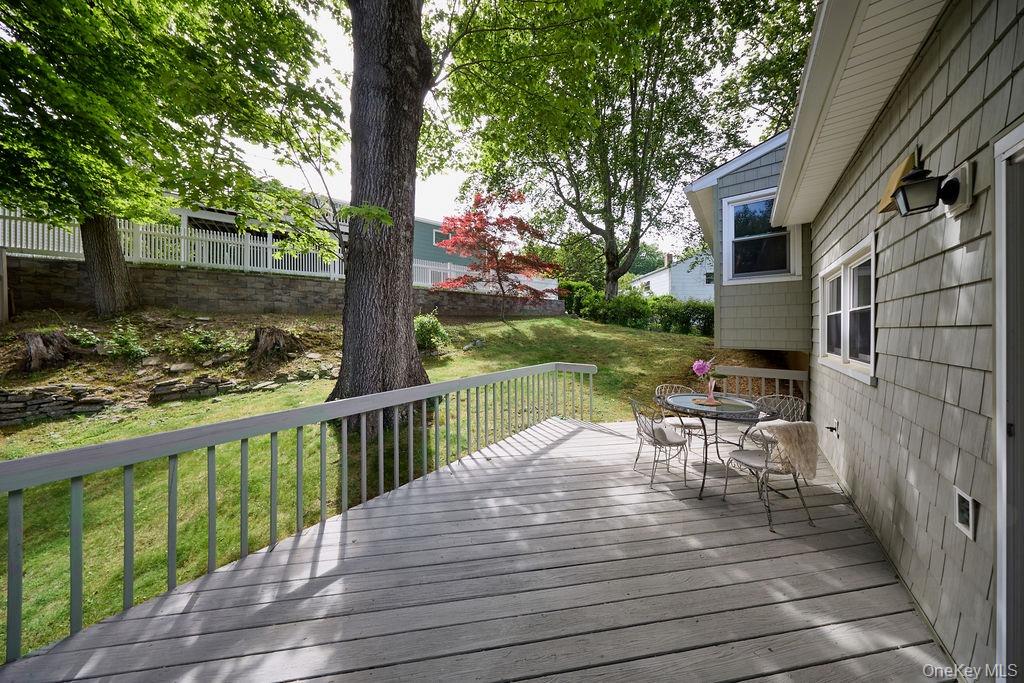 72 Hickory Hill Drive Property Photo 2