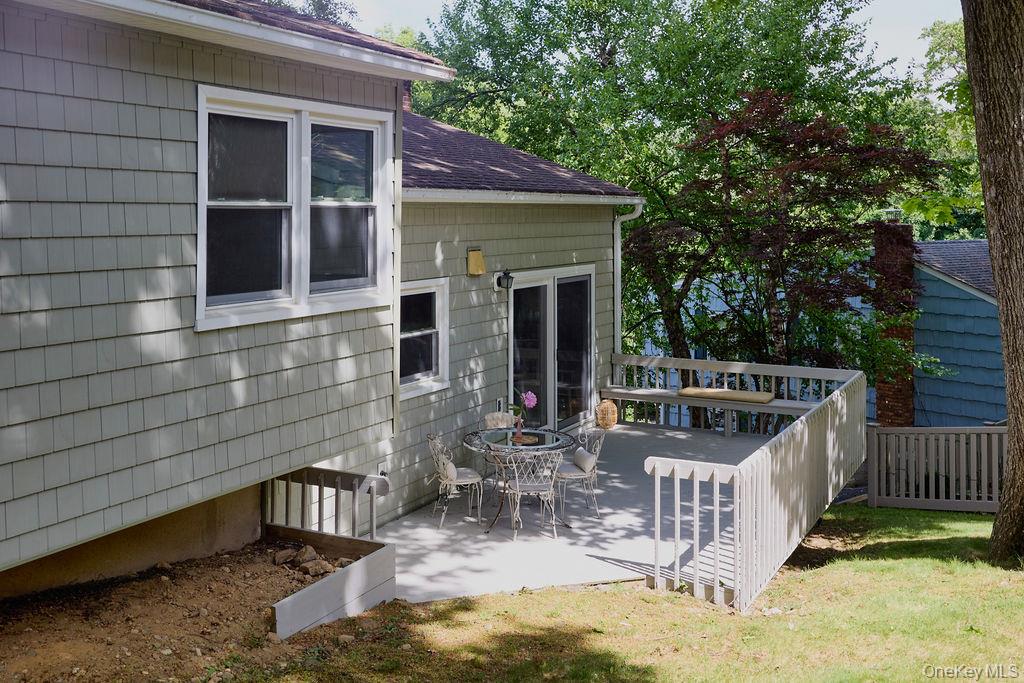 72 Hickory Hill Drive Property Photo 4