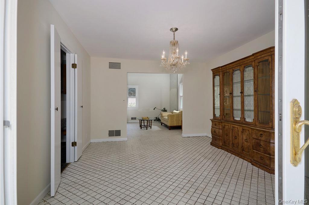 72 Hickory Hill Drive Property Photo 7