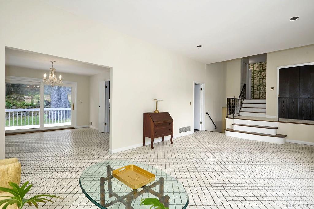 72 Hickory Hill Drive Property Photo 11