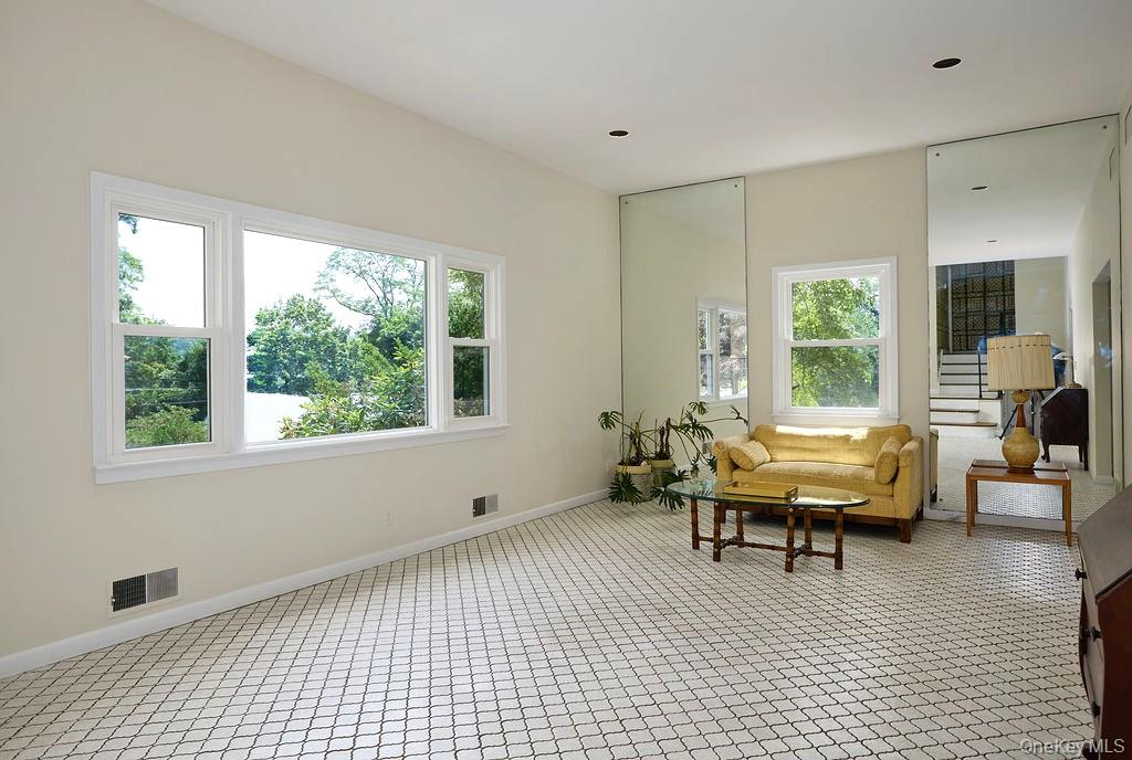 72 Hickory Hill Drive Property Photo 18