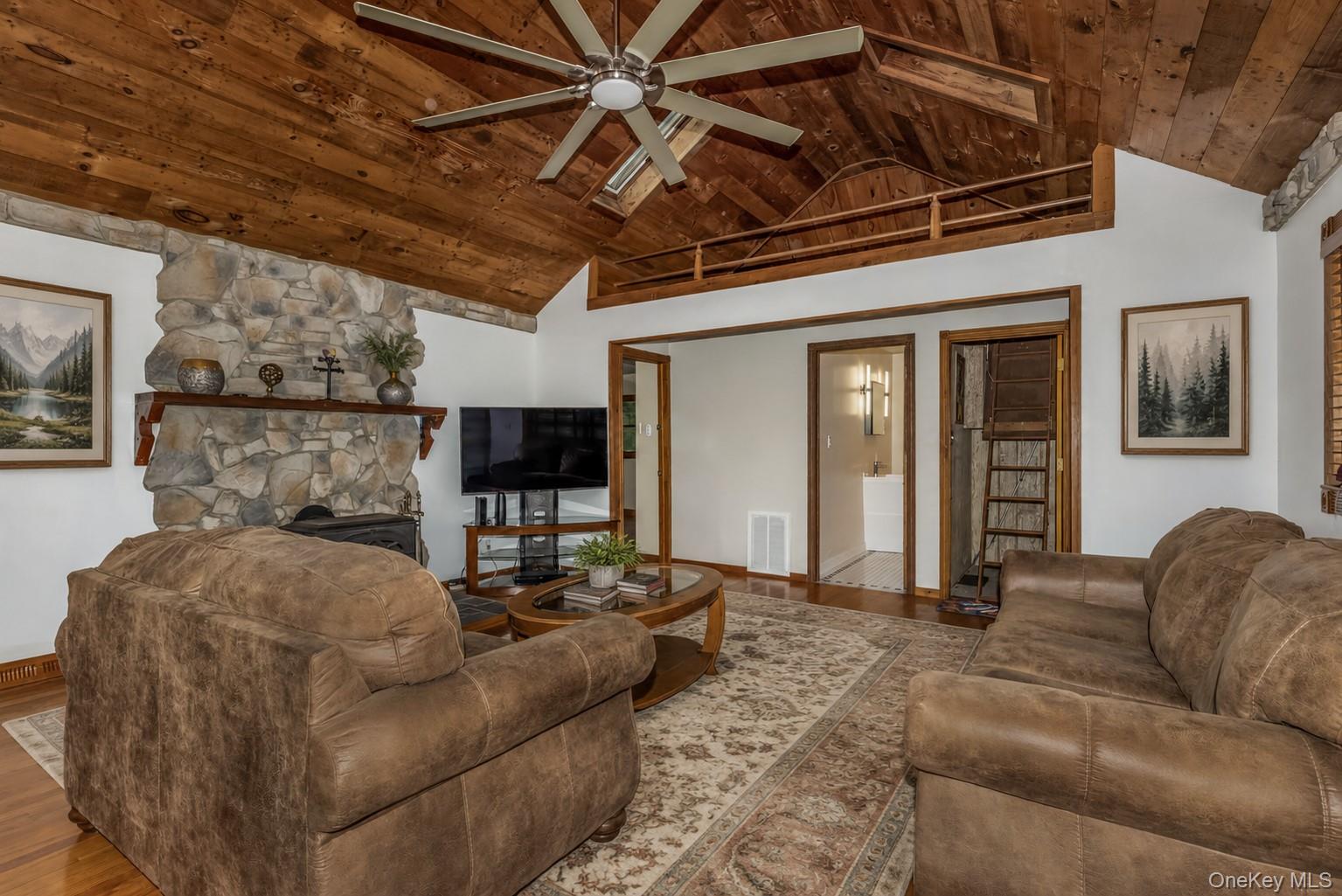 18 Military Lane Property Photo 8