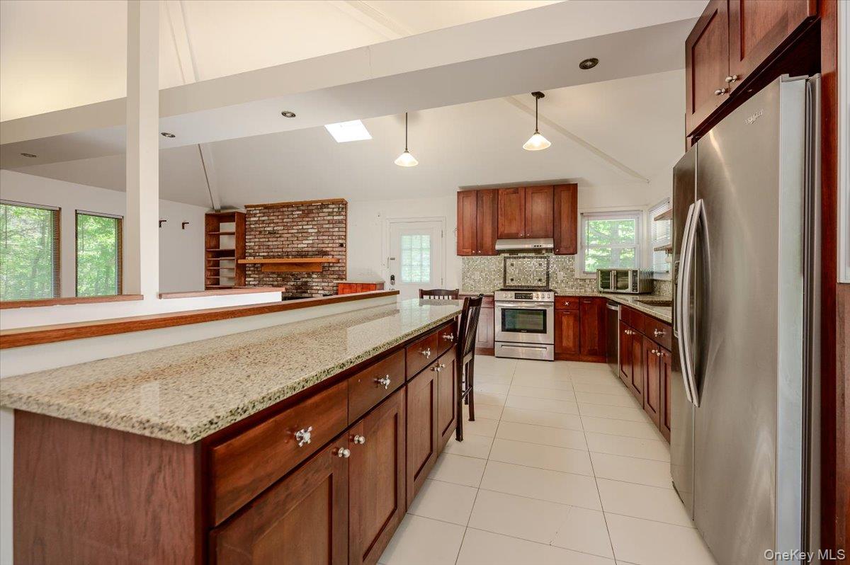 53 Ehrhardt Way Property Photo 7