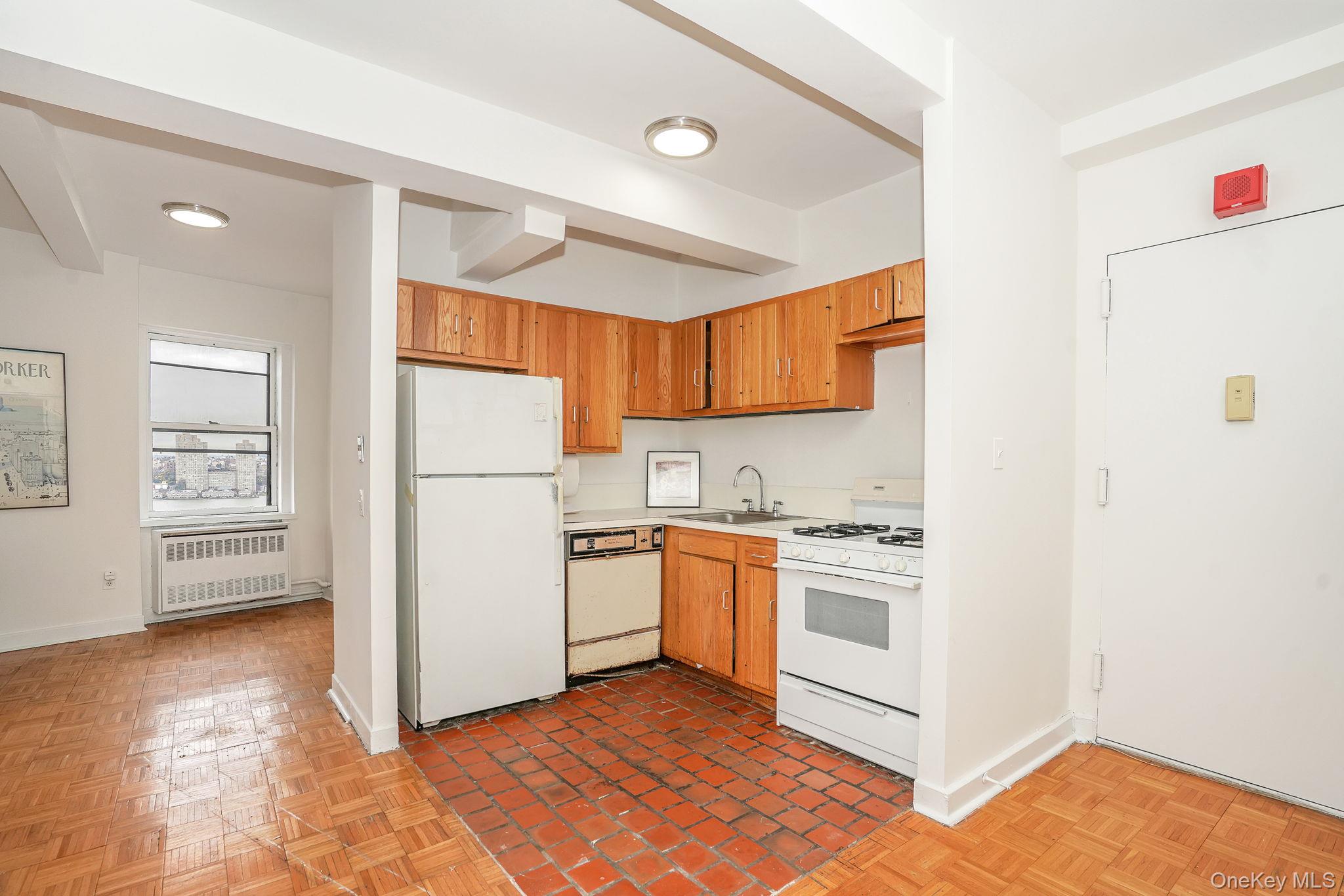 2166 Broadway 22b Property Photo 4