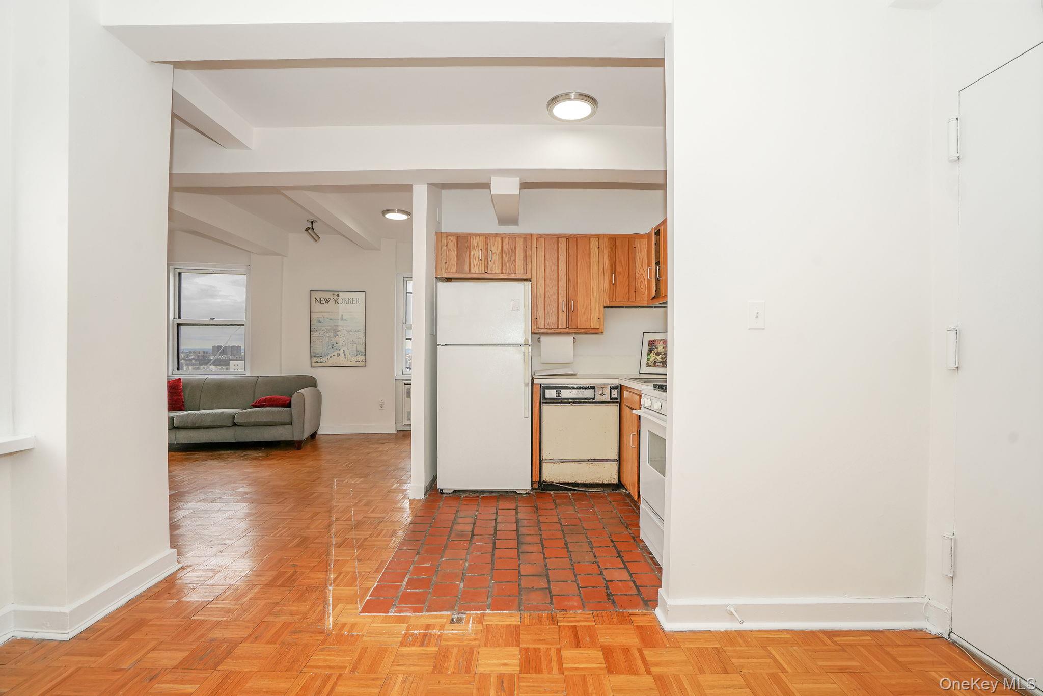 2166 Broadway 22b Property Photo 6