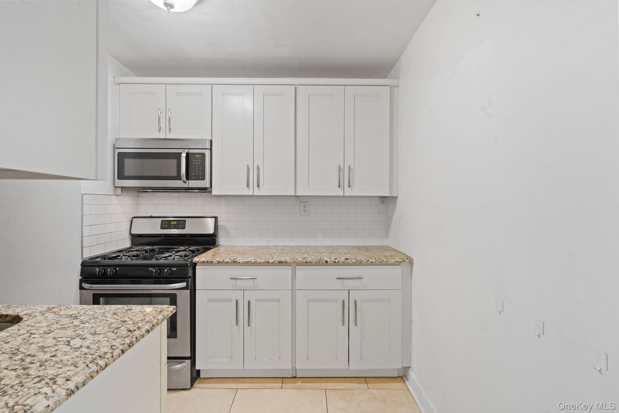 139-15 83rd Avenue 305 Property Photo 3