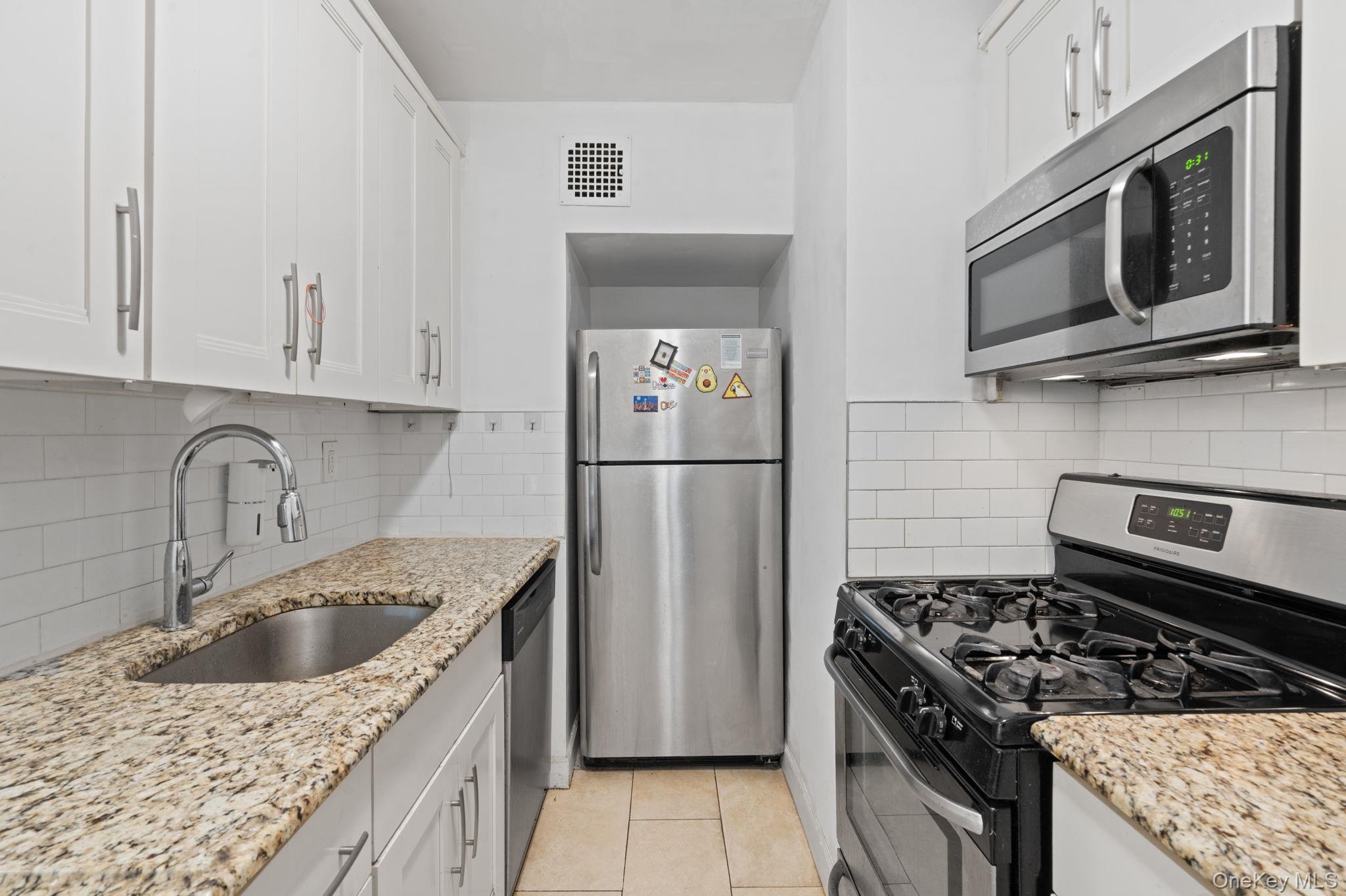 139-15 83rd Avenue 305 Property Photo 4