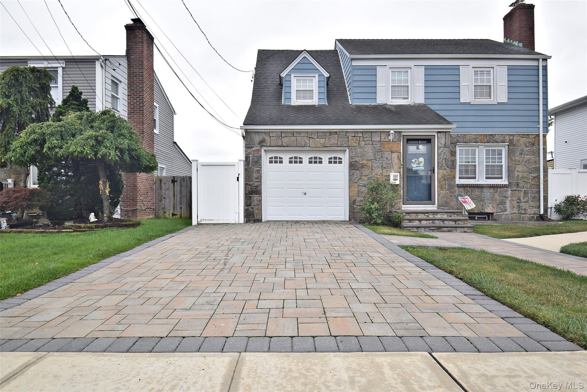 1020 Garden Place Property Photo 2