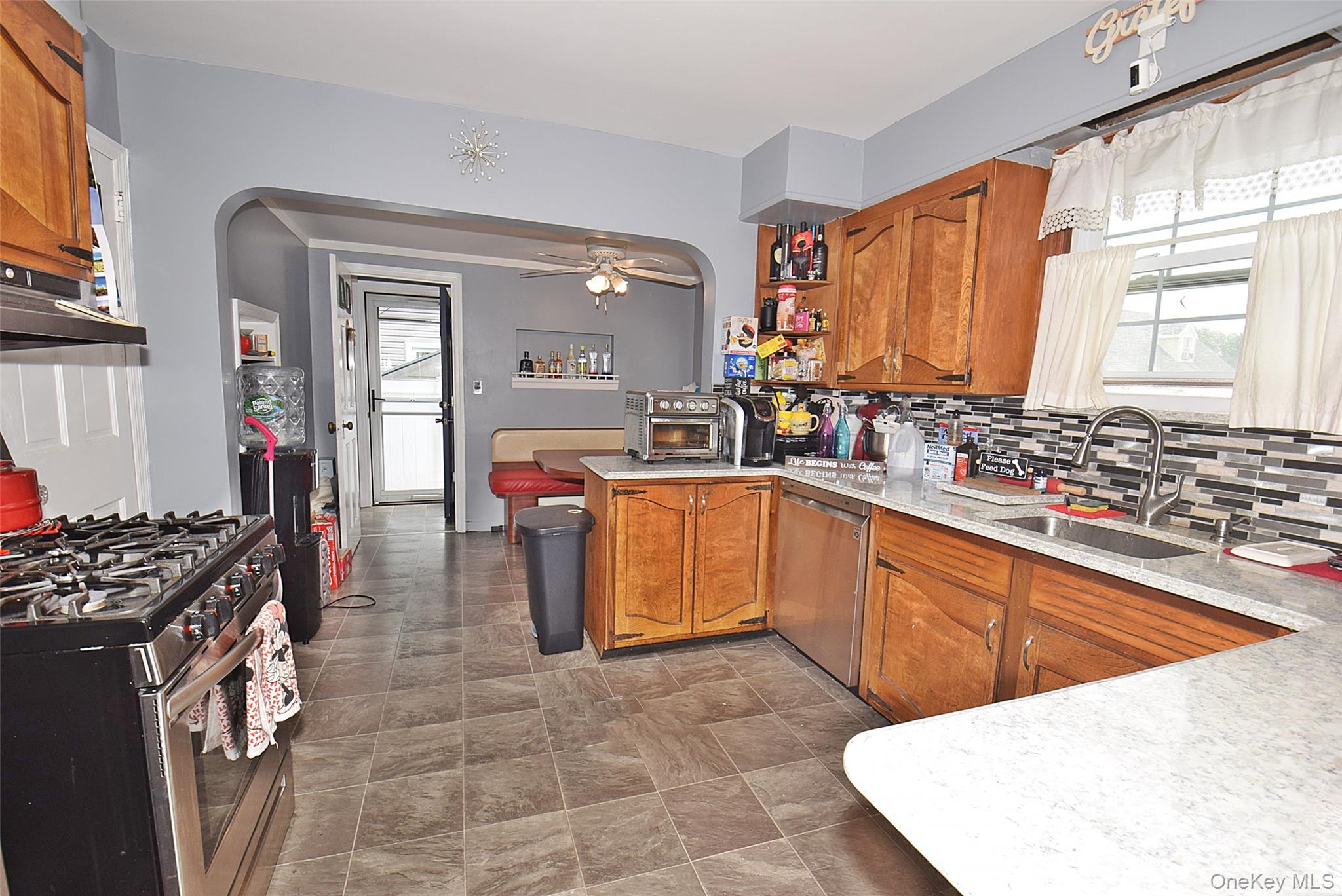 1020 Garden Place Property Photo 11