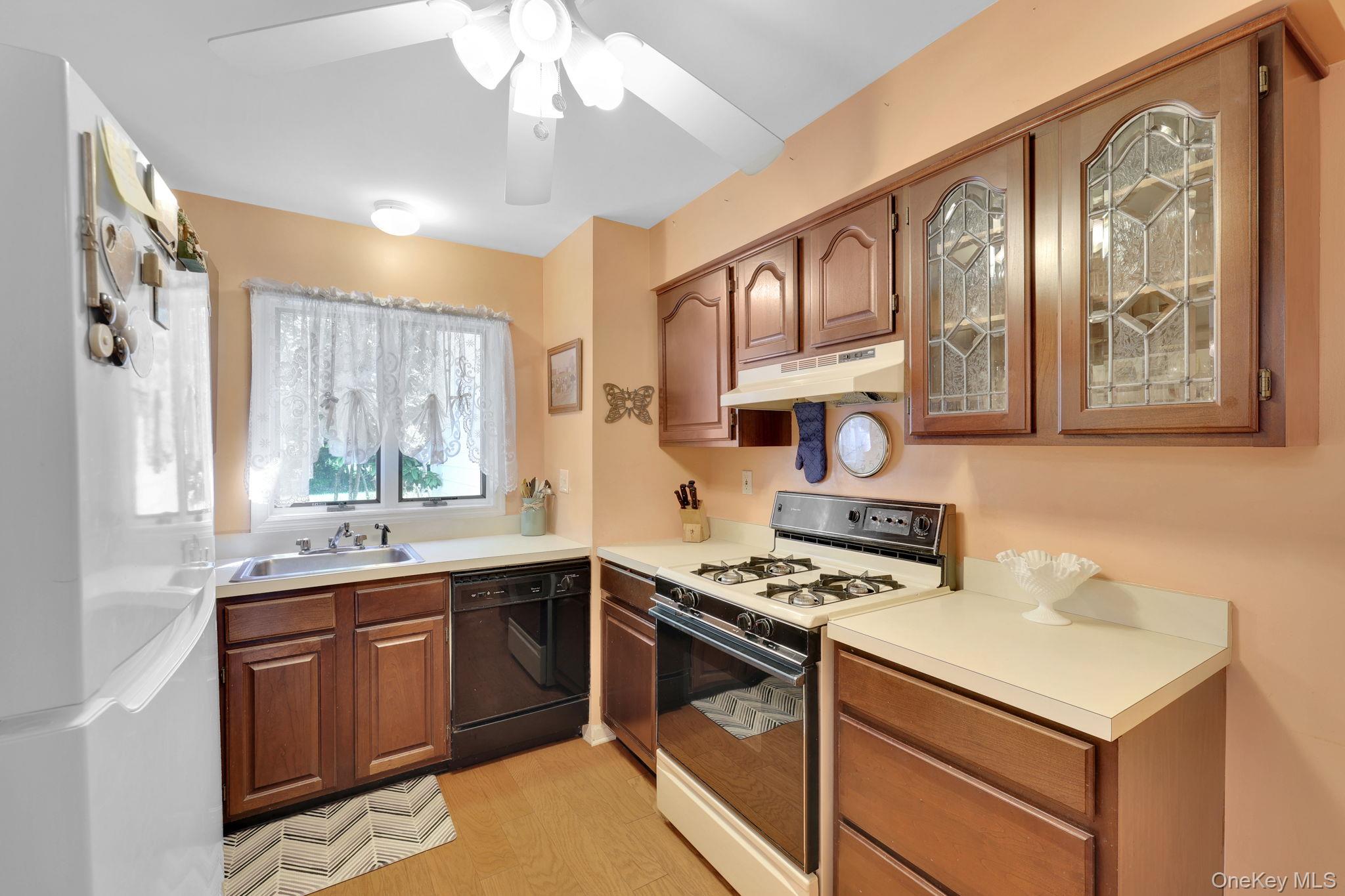 5 Village Cove Property Photo 13