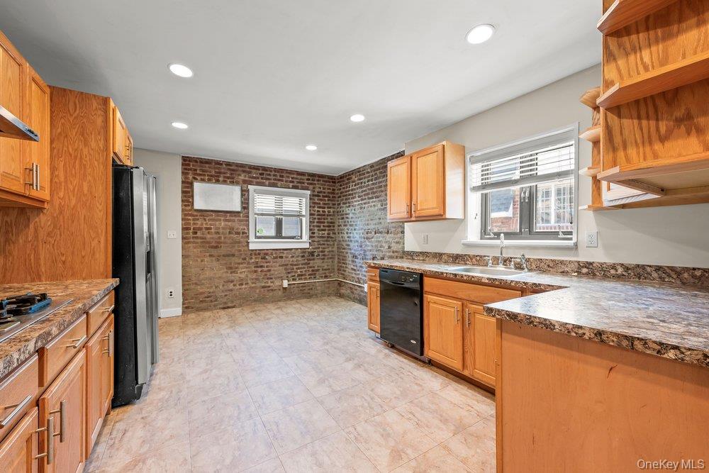 82-41 166th Street Property Photo 5