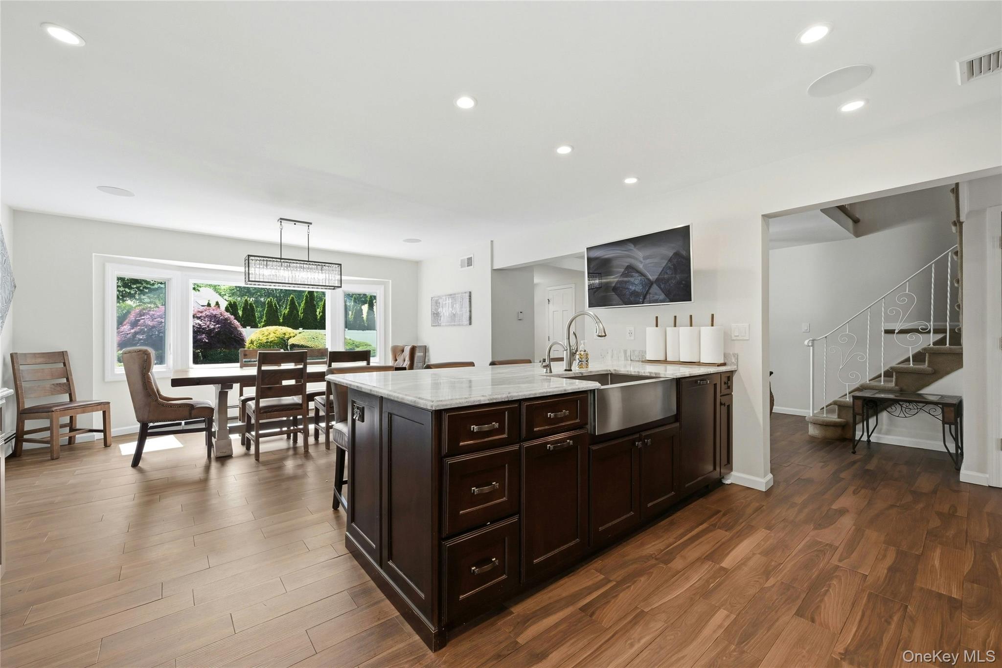 10 Mansfield Lane Property Photo 10