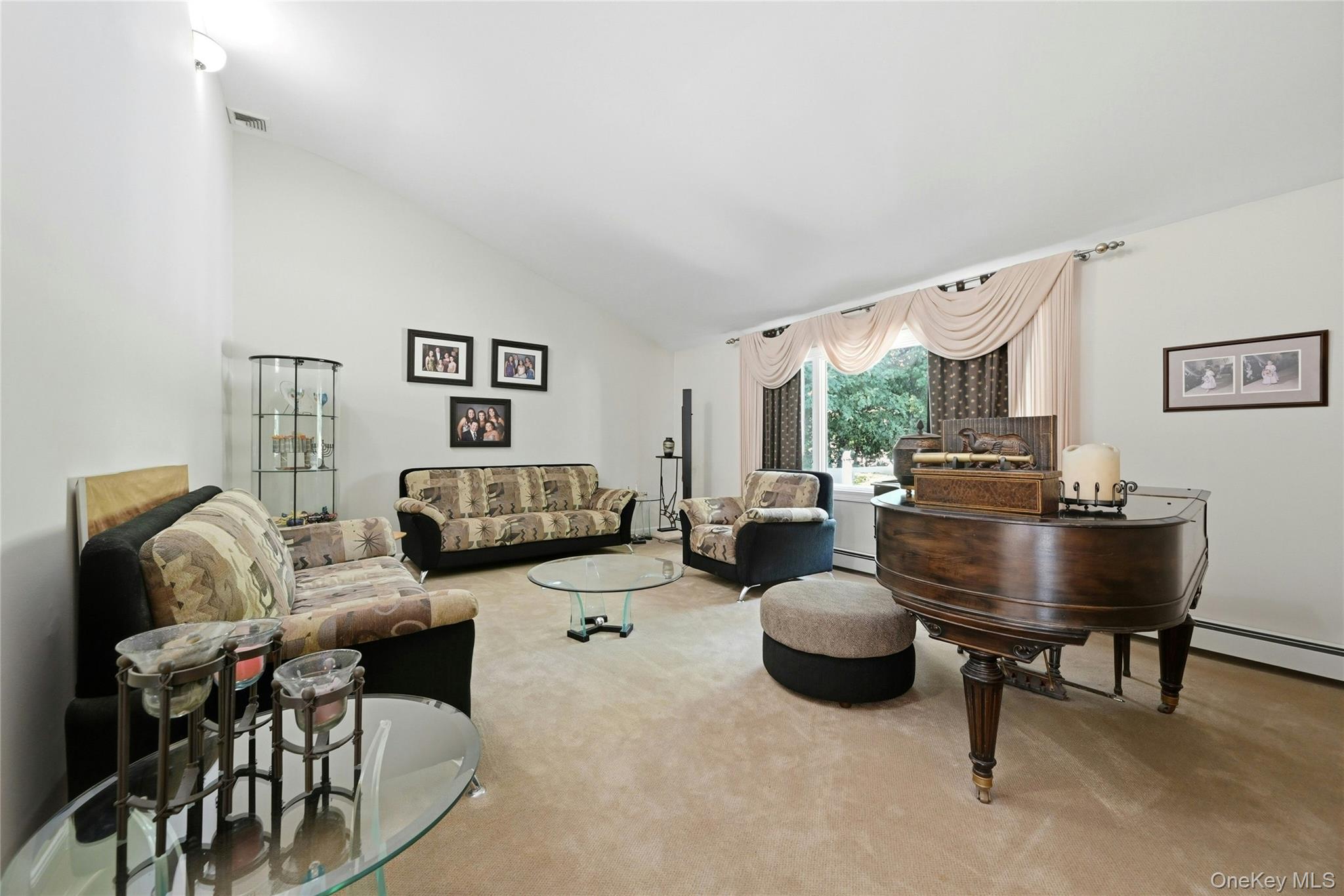 10 Mansfield Lane Property Photo 17