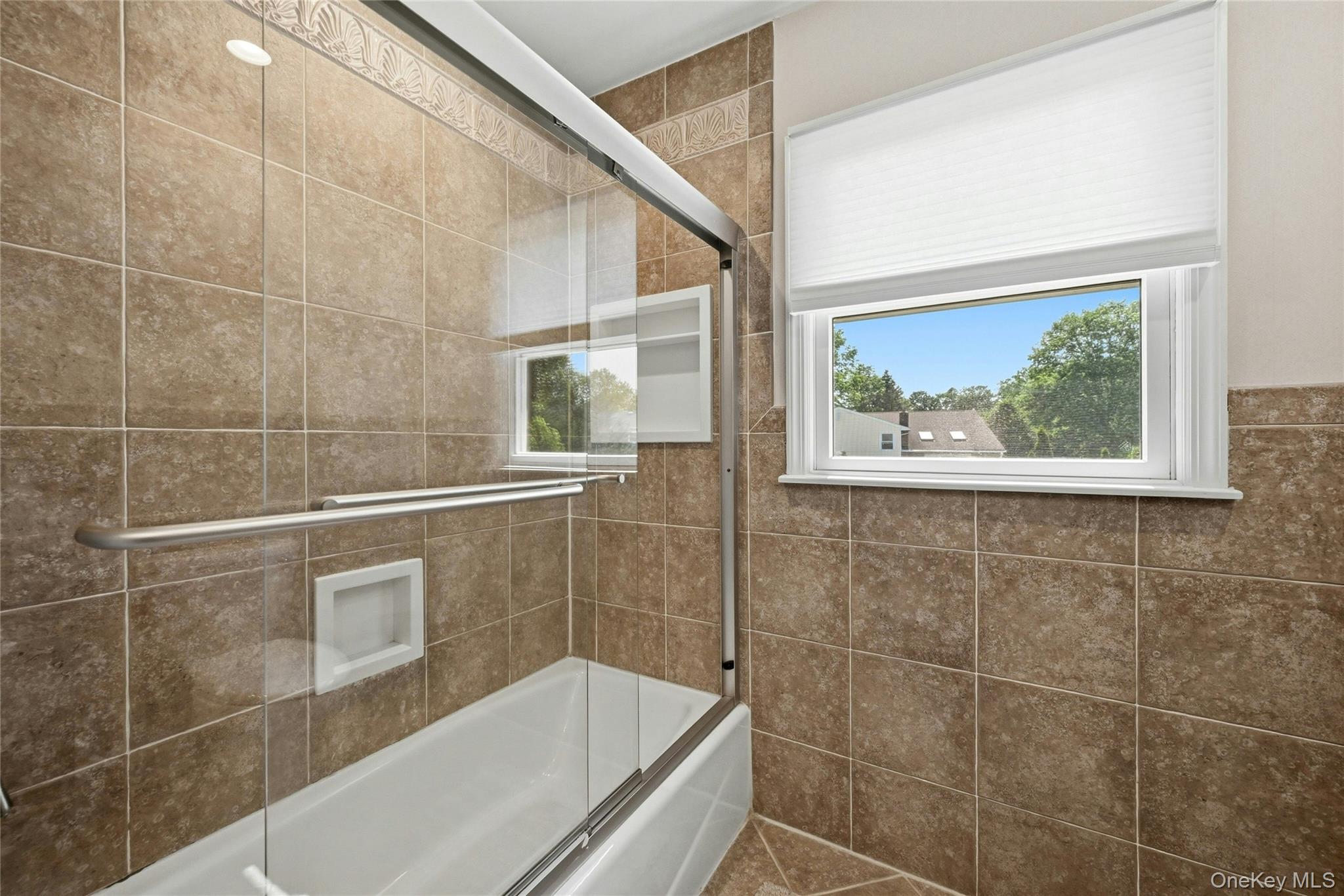 10 Mansfield Lane Property Photo 28