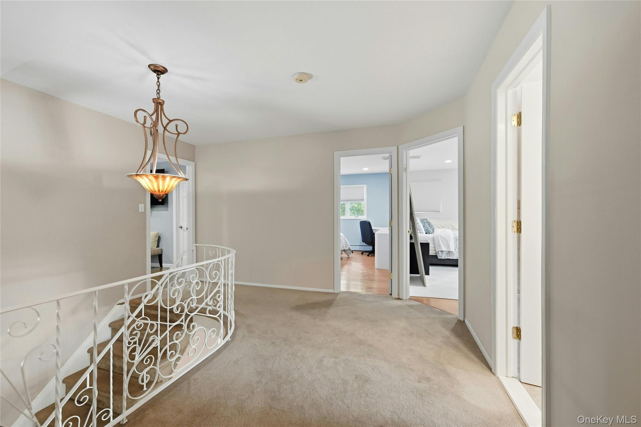 10 Mansfield Lane Property Photo 29