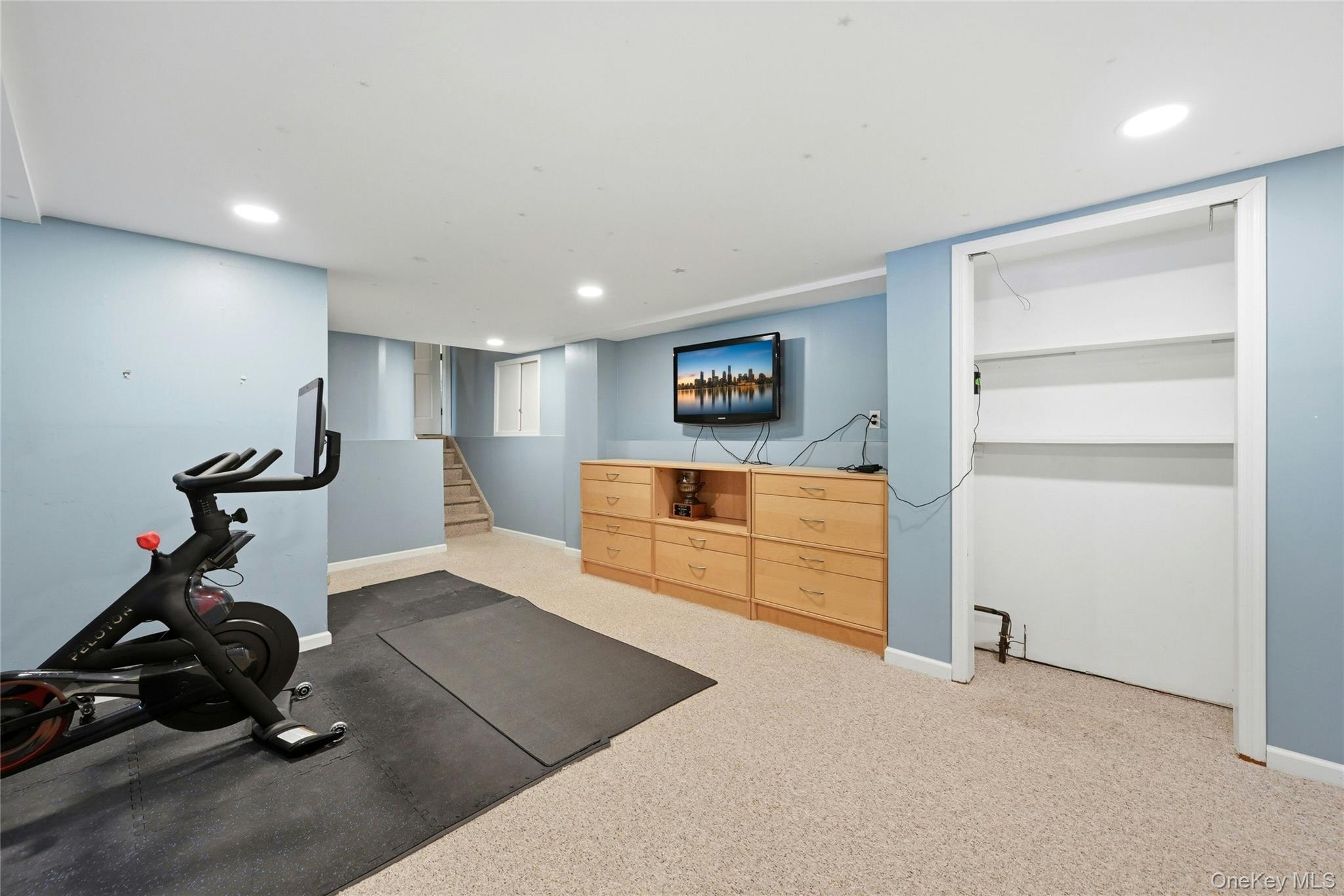 10 Mansfield Lane Property Photo 30