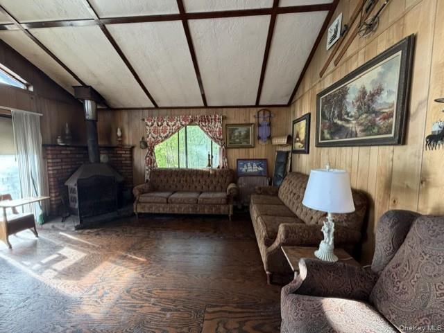 739 Lake View Drive Main Level Property Photo 4