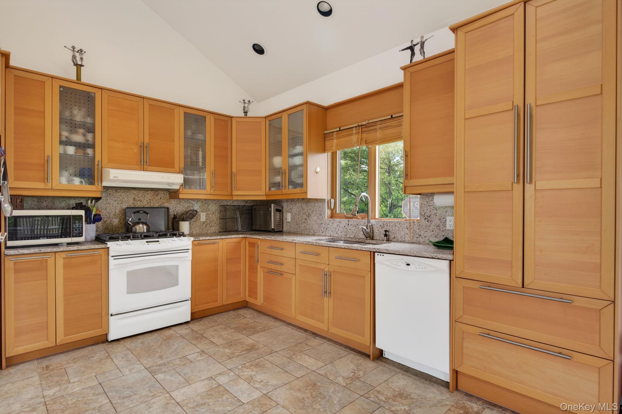 81 N Pond Drive Property Photo 9