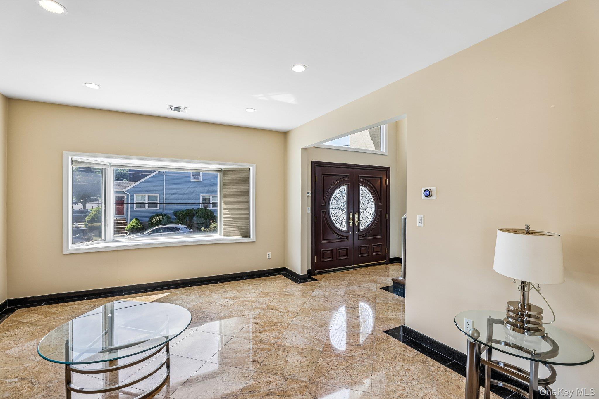 1218 Centre Street Property Photo 4