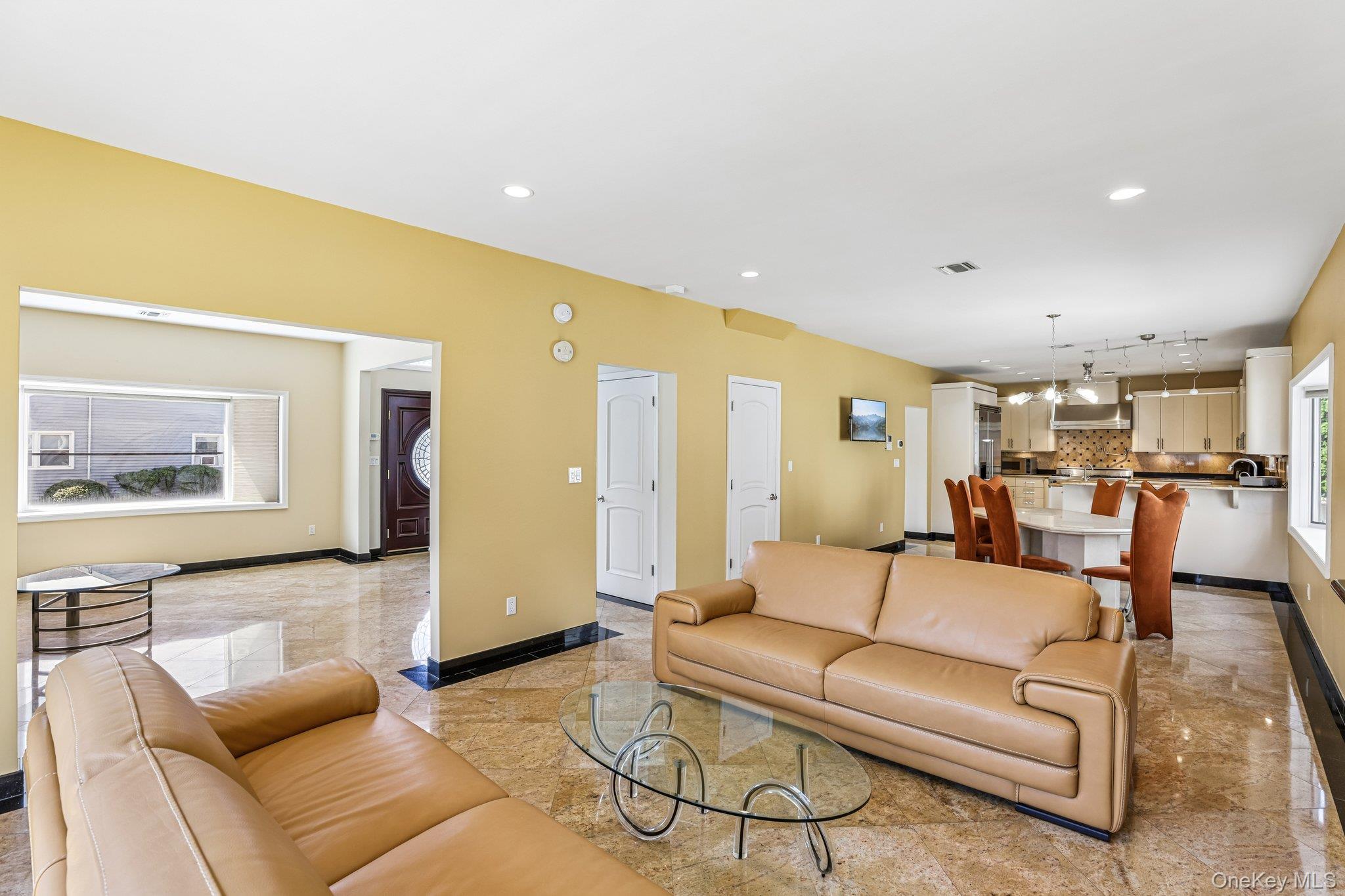 1218 Centre Street Property Photo 6