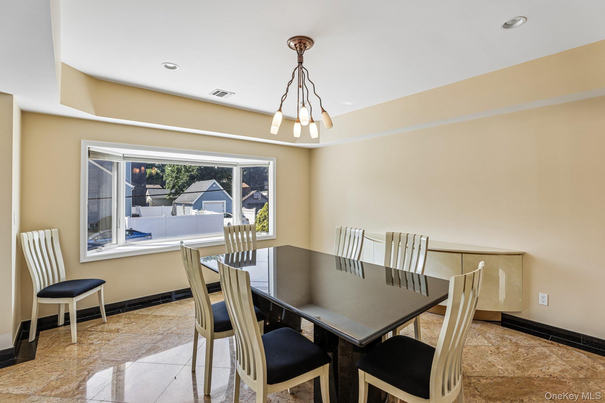 1218 Centre Street Property Photo 9