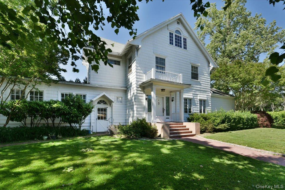 9 Nassau Drive Property Photo 2