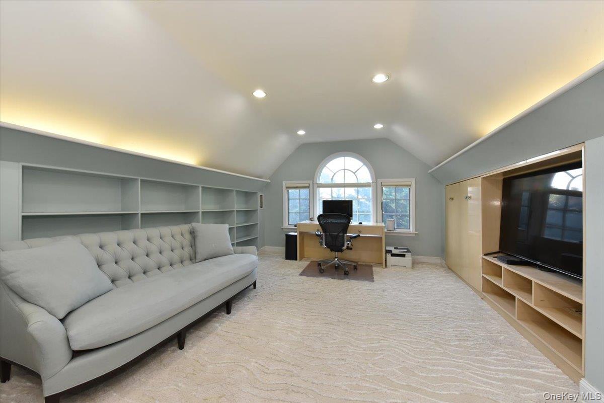 9 Nassau Drive Property Photo 23