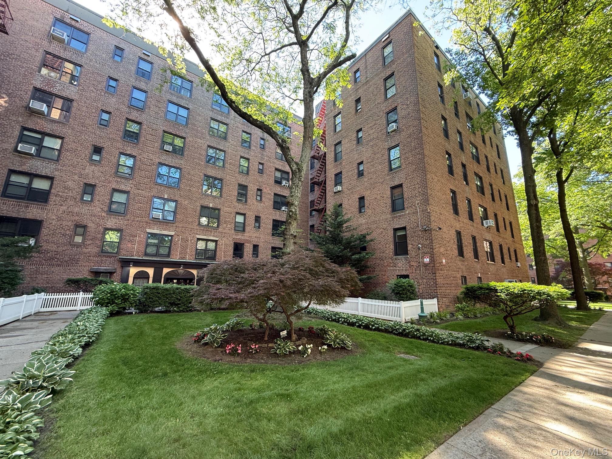 83-20 98 Street 2P Property Photo 1