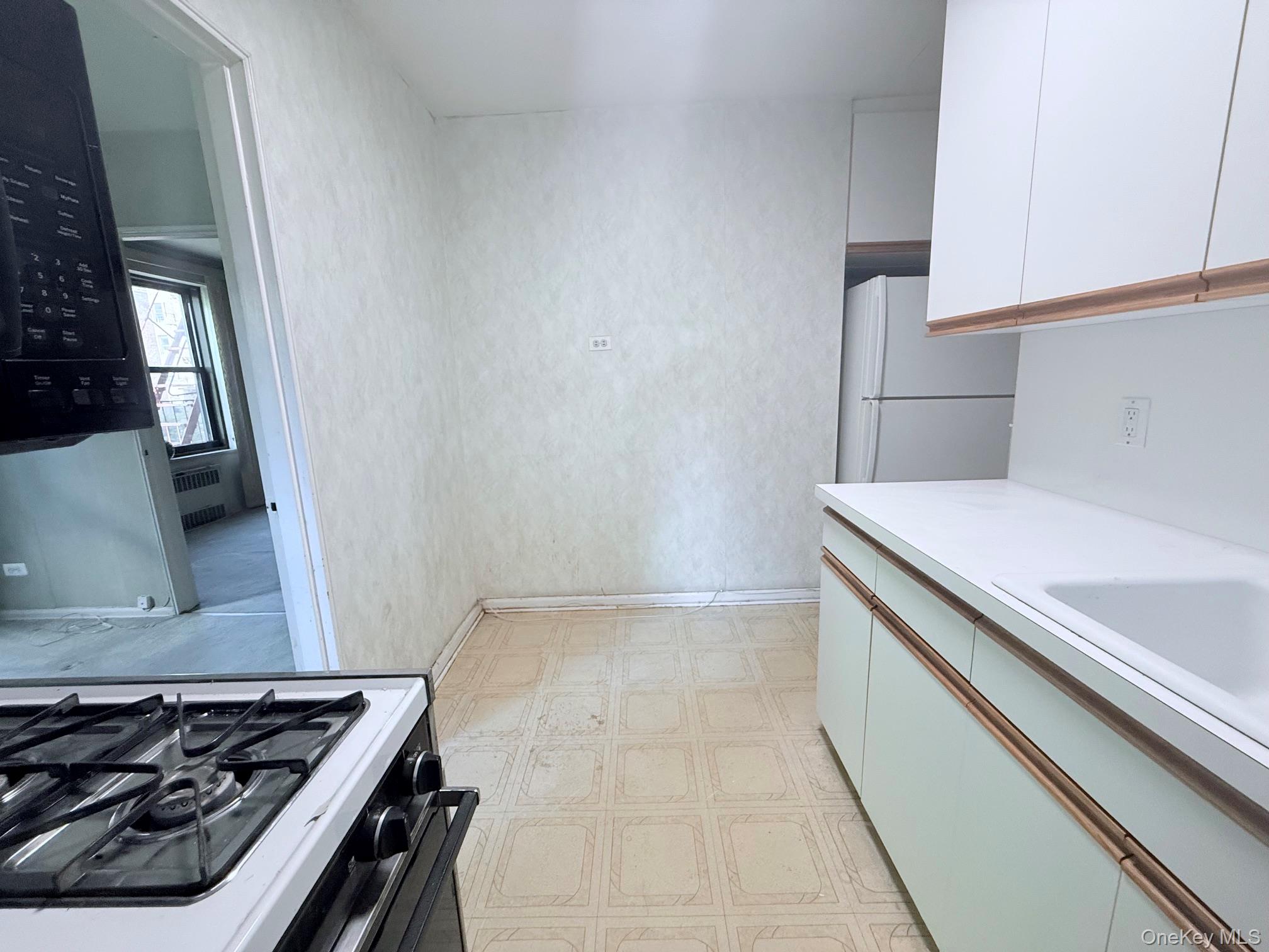 83-20 98 Street 2p Property Photo 4
