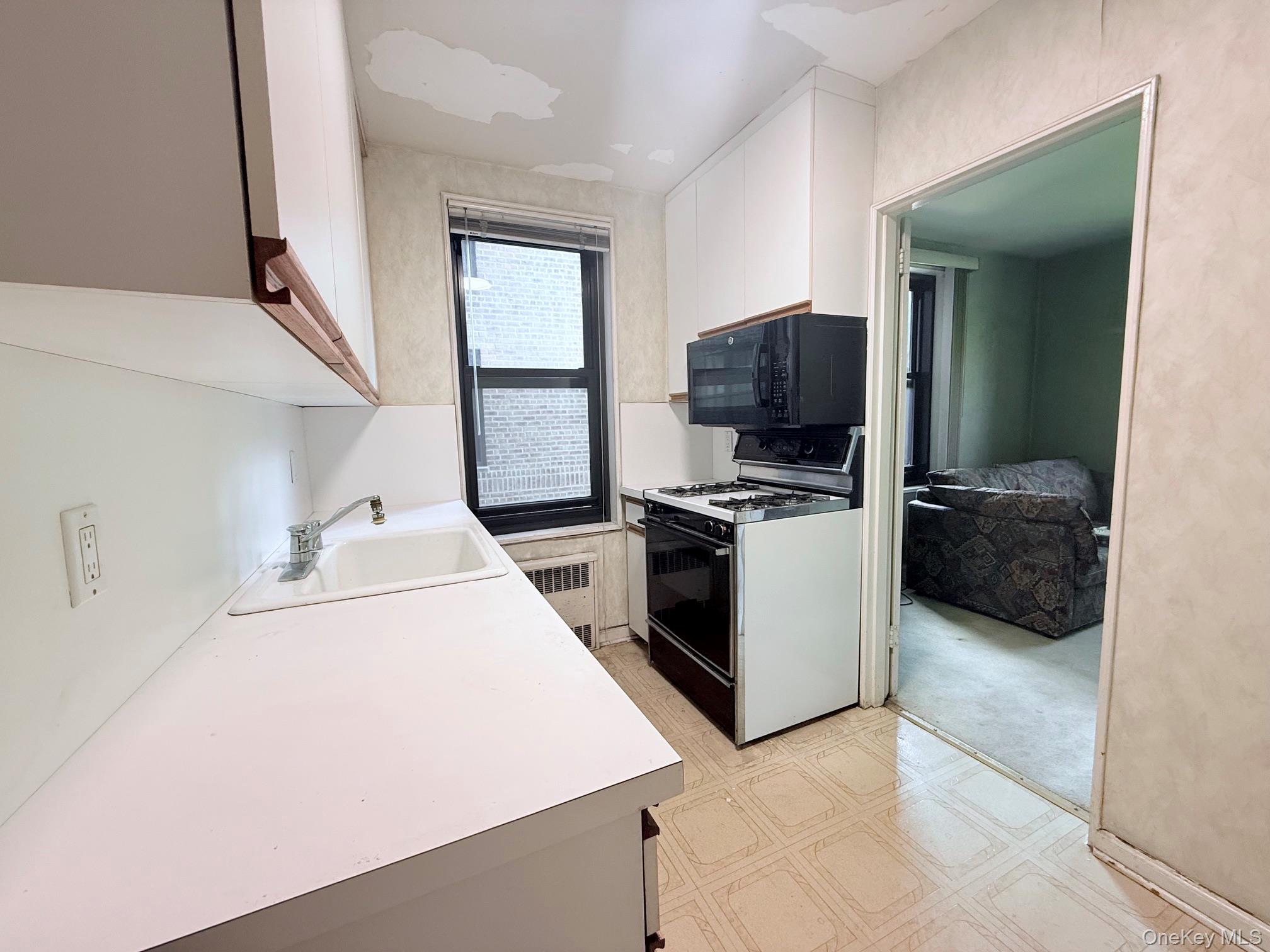 83-20 98 Street 2p Property Photo 5
