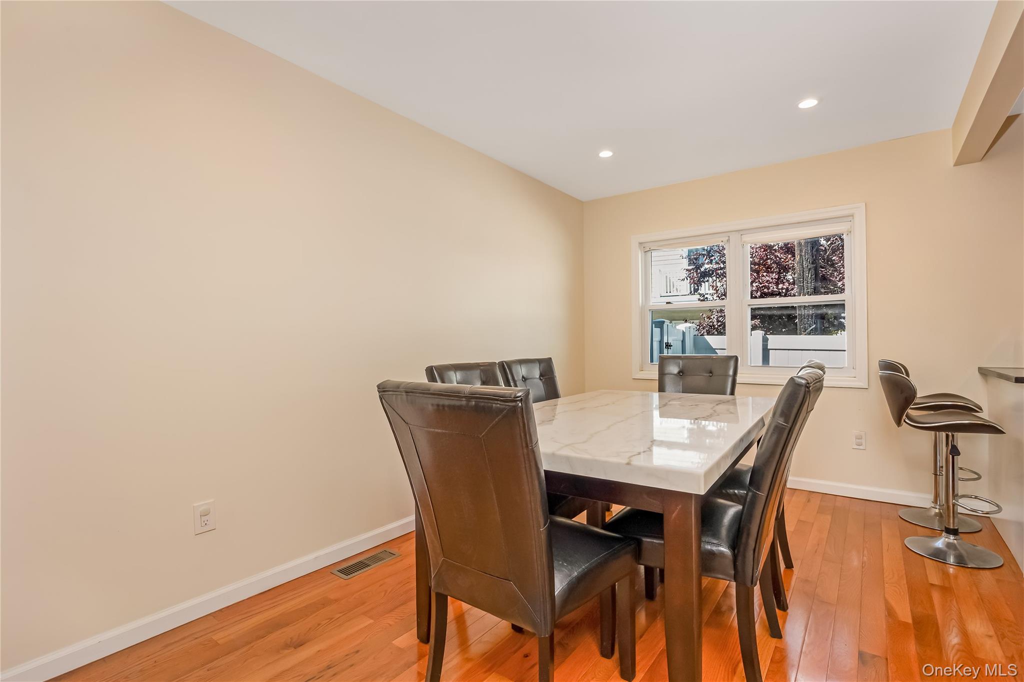 426 N Corona Avenue 7 Property Photo 6