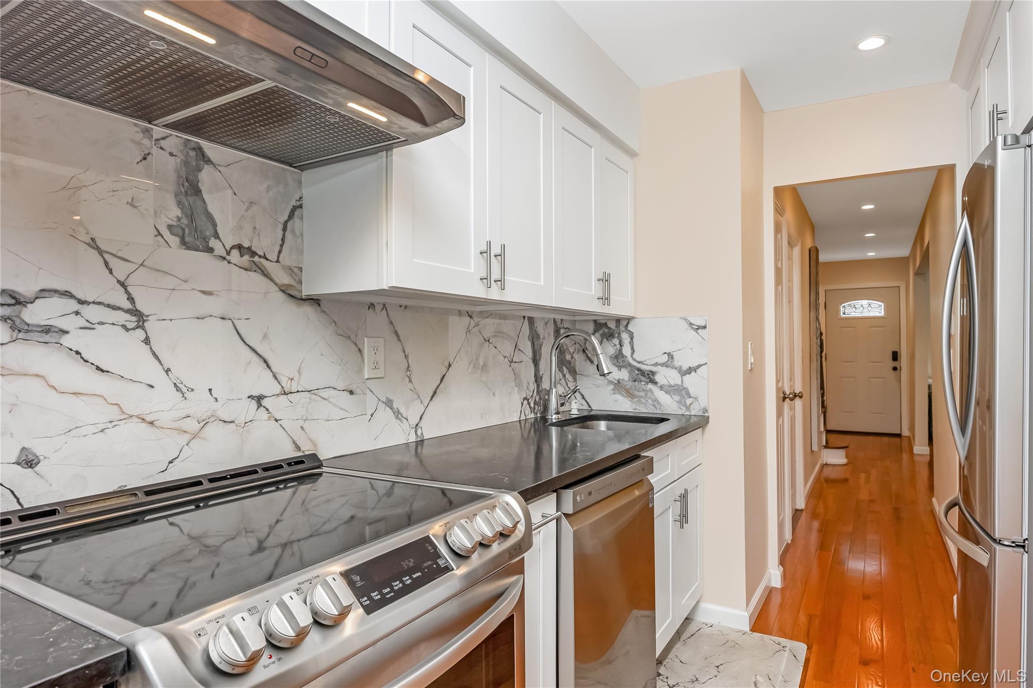426 N Corona Avenue 7 Property Photo 8