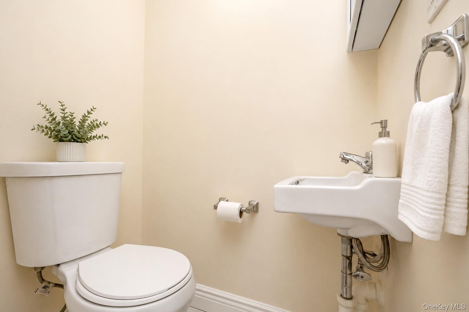 426 N Corona Avenue 7 Property Photo 12