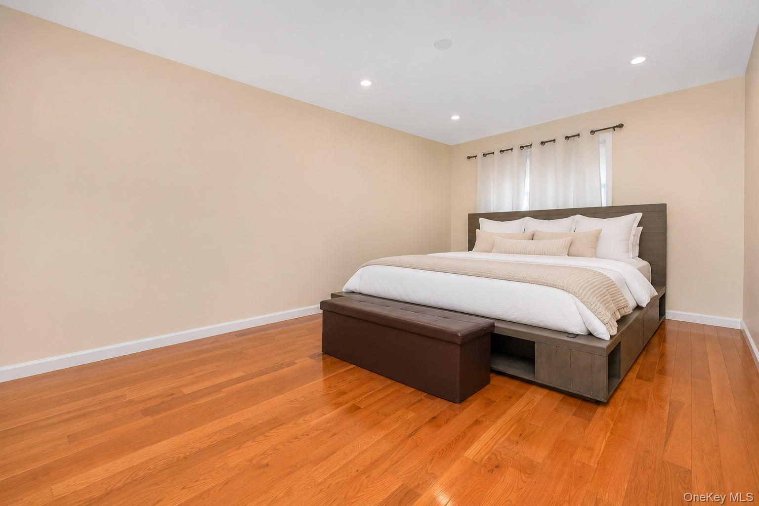426 N Corona Avenue 7 Property Photo 13