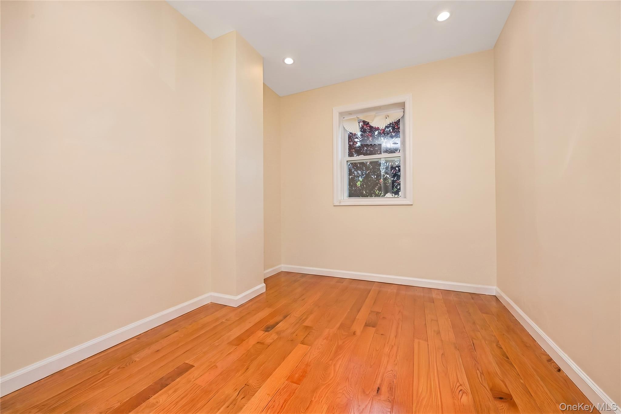 426 N Corona Avenue 7 Property Photo 15