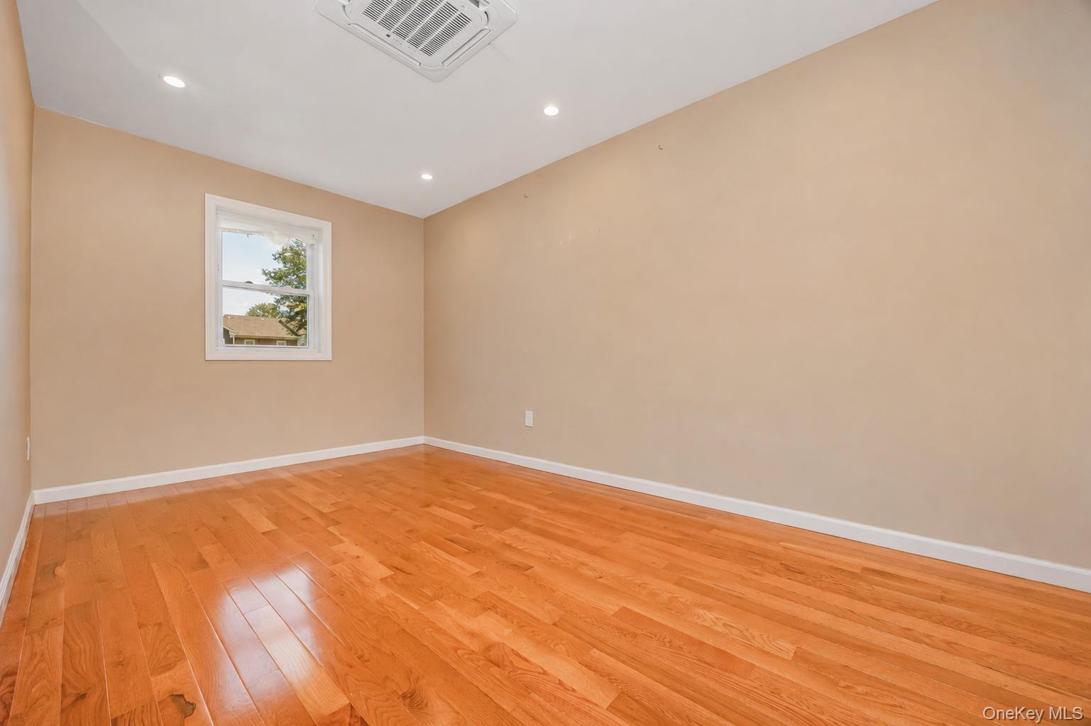 426 N Corona Avenue 7 Property Photo 17