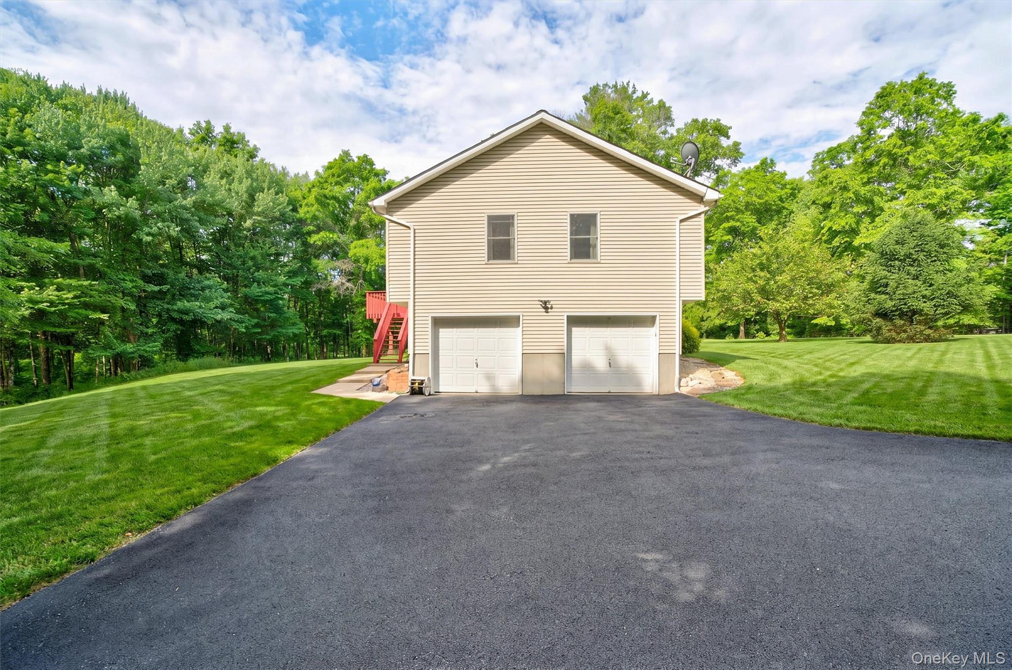 1019 Benjamin Vankeuren Drive Property Photo 6