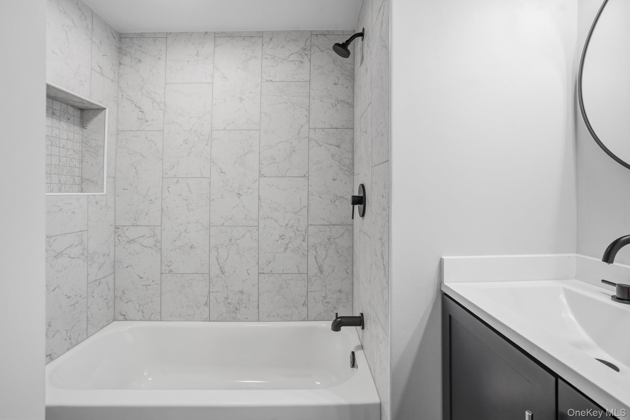 32 Lacona Drive Property Photo 9