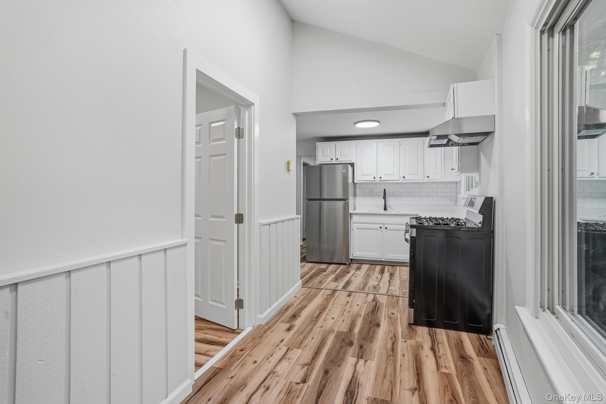 32 Lacona Drive Property Photo 11