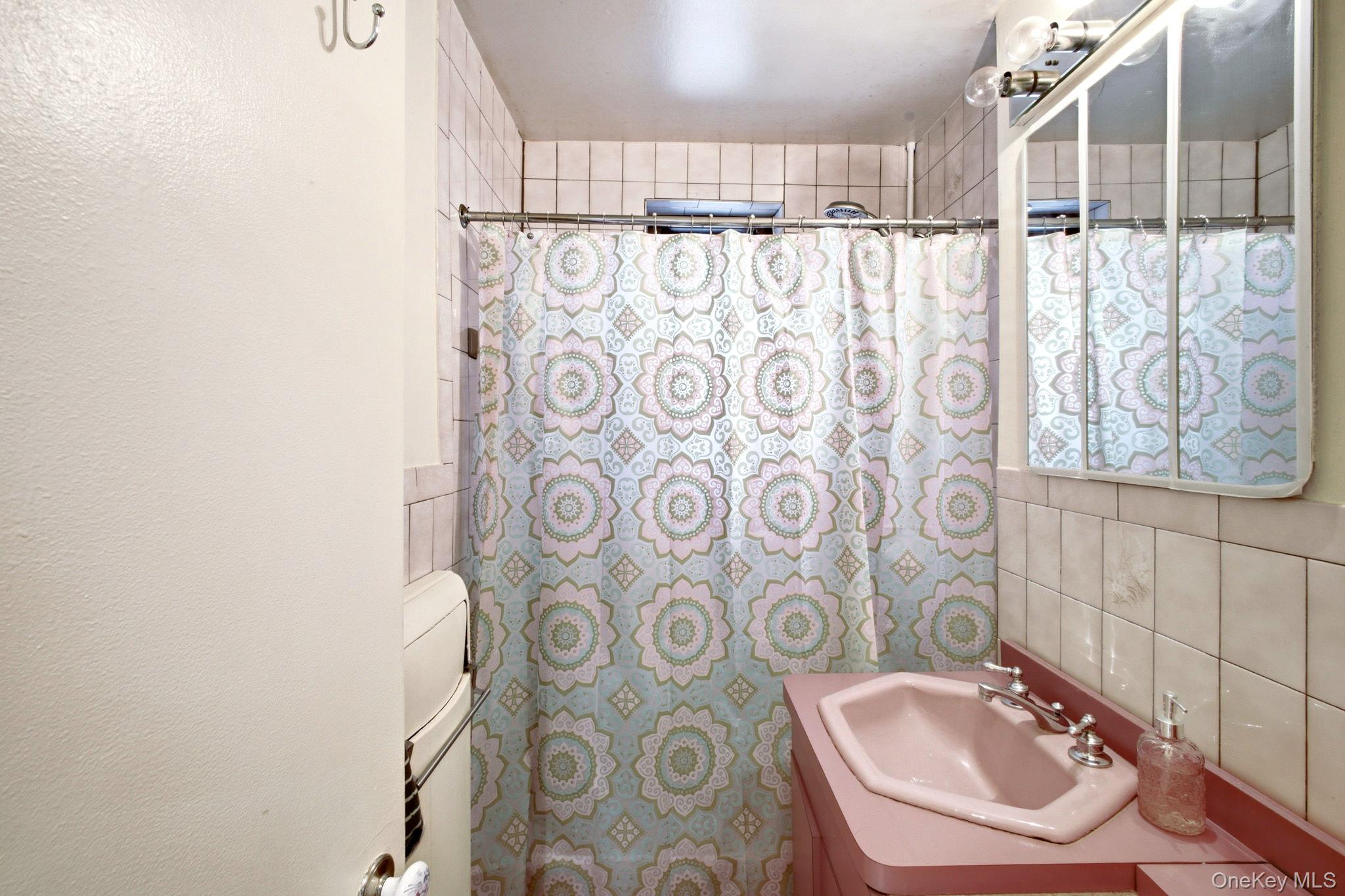75-05 210 2p Property Photo 8