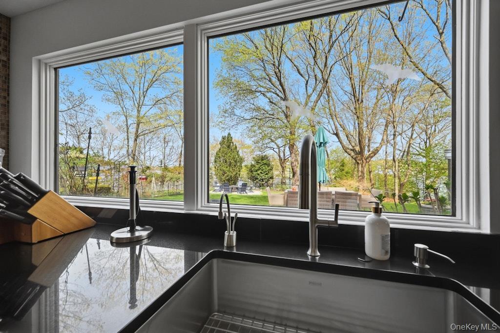 8 Idle Day Knoll Property Photo 10