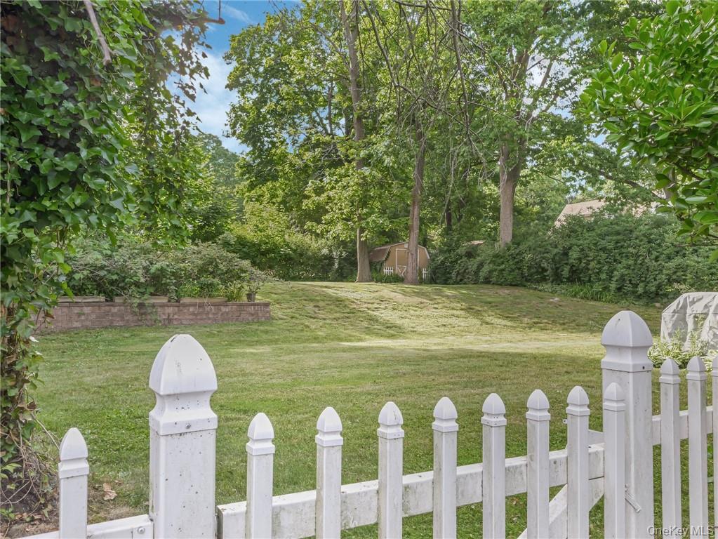 7 S Park Avenue Property Photo 24