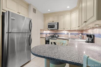 42-30 Douglaston Parkway 5k Property Photo 7