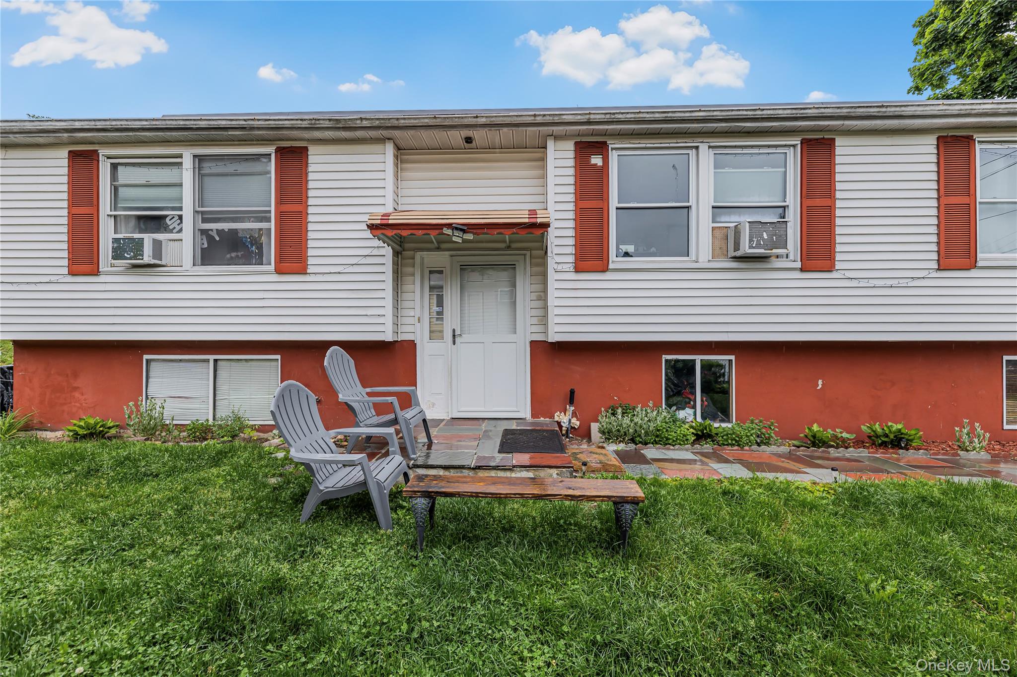 82 Riverdale Avenue Property Photo 1