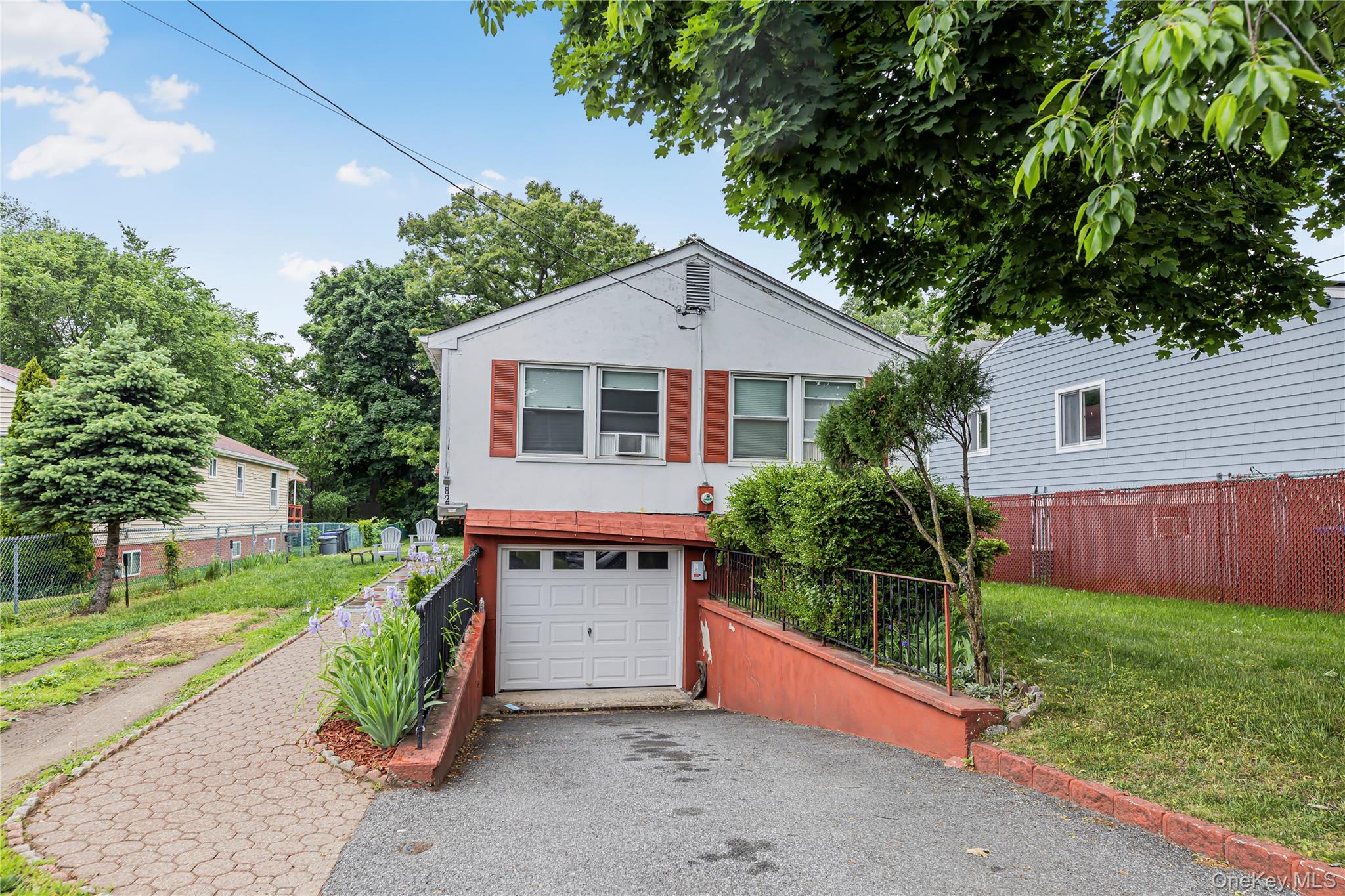 82 Riverdale Avenue Property Photo 3