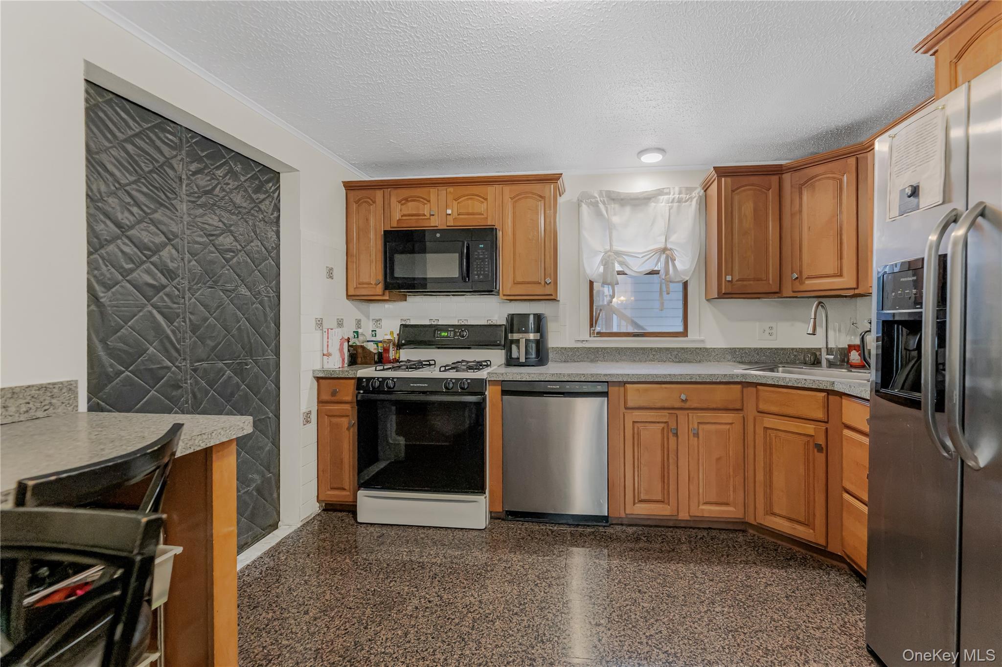 82 Riverdale Avenue Property Photo 7