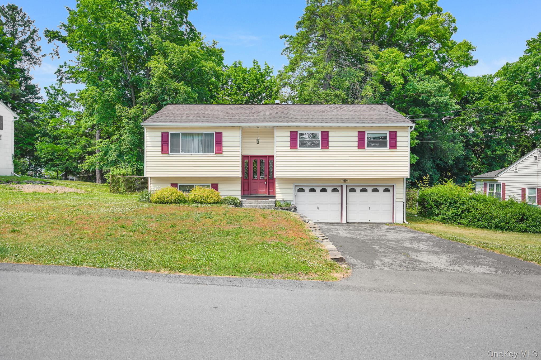 8 Ricky Lane Property Photo 1