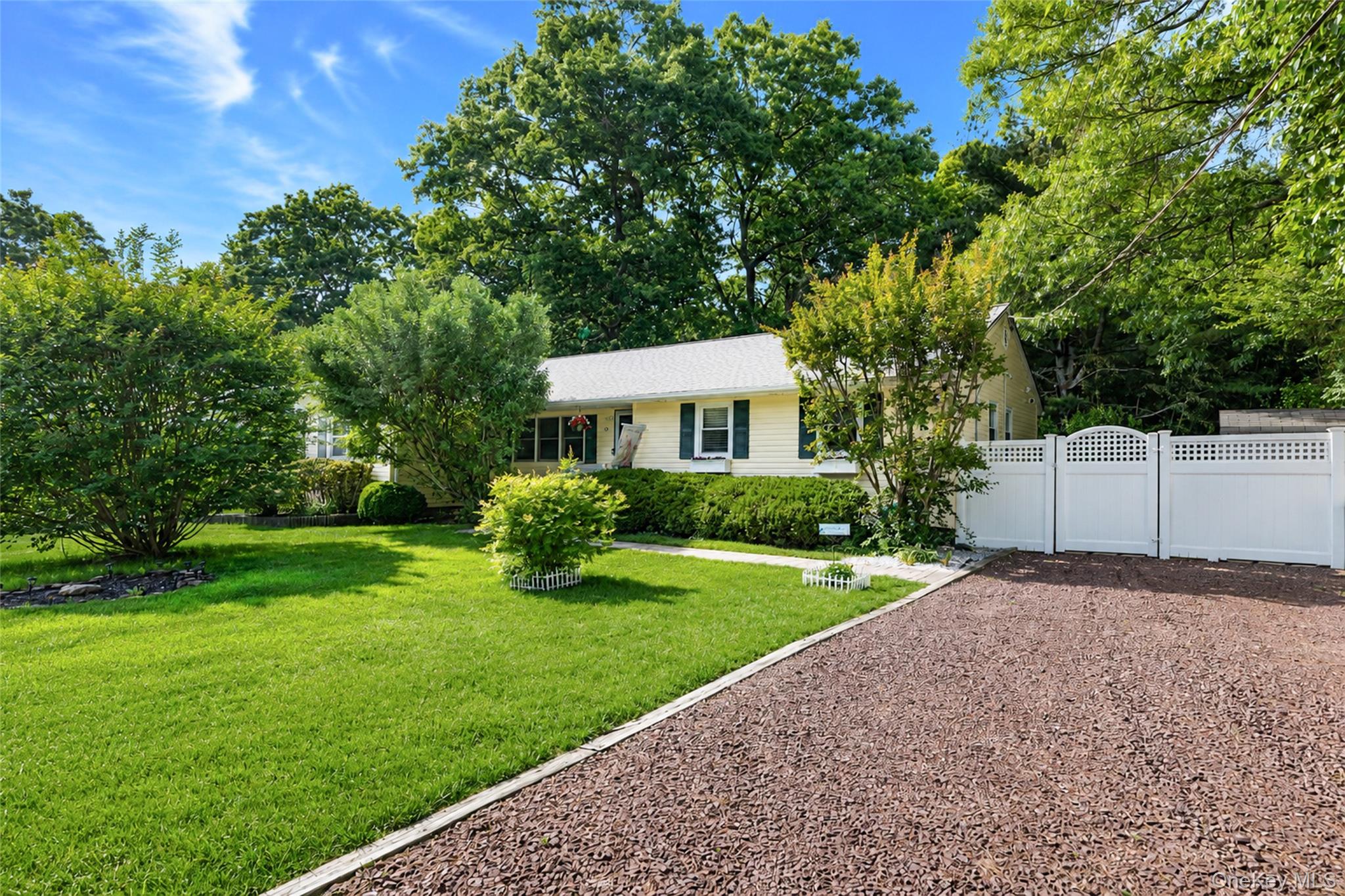20 Loretta Court Property Photo 1