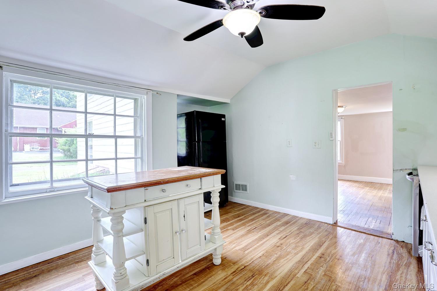 500 Haverstraw Road Property Photo 7