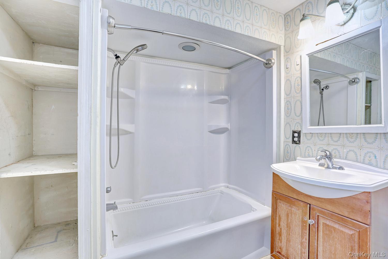 500 Haverstraw Road Property Photo 10
